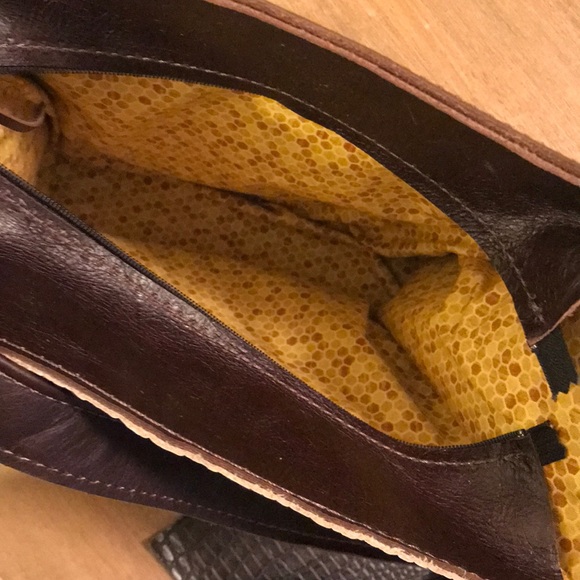 Faux Gator hide tote - Picture 4 of 5